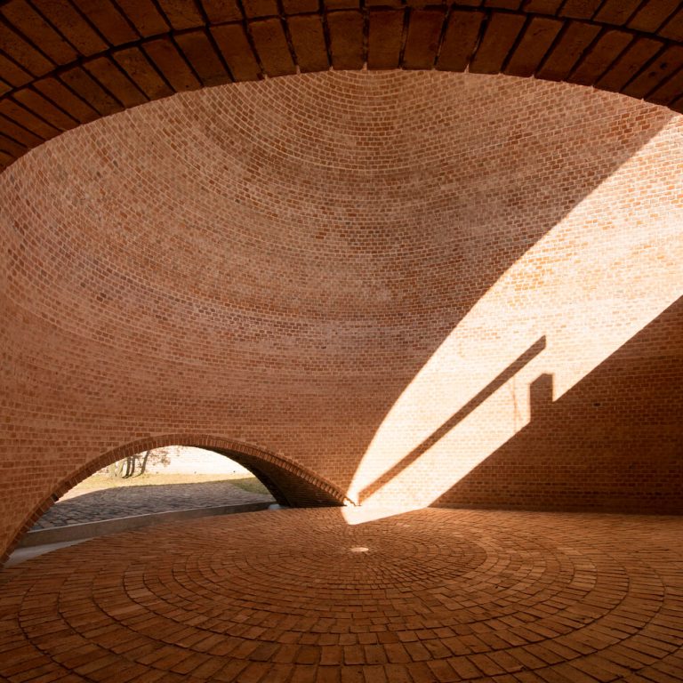 Capilla San Bernardo en Argentina por Nicolás Campodónico - Fotografía de Arquitectura - El Arqui MX