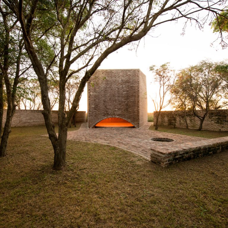 Capilla San Bernardo en Argentina por Nicolás Campodónico - Fotografía de Arquitectura - El Arqui MX